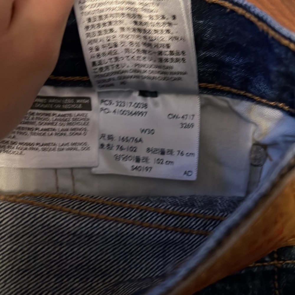 Levi’s 501 jean shorts very cute - Picture 6 of 6